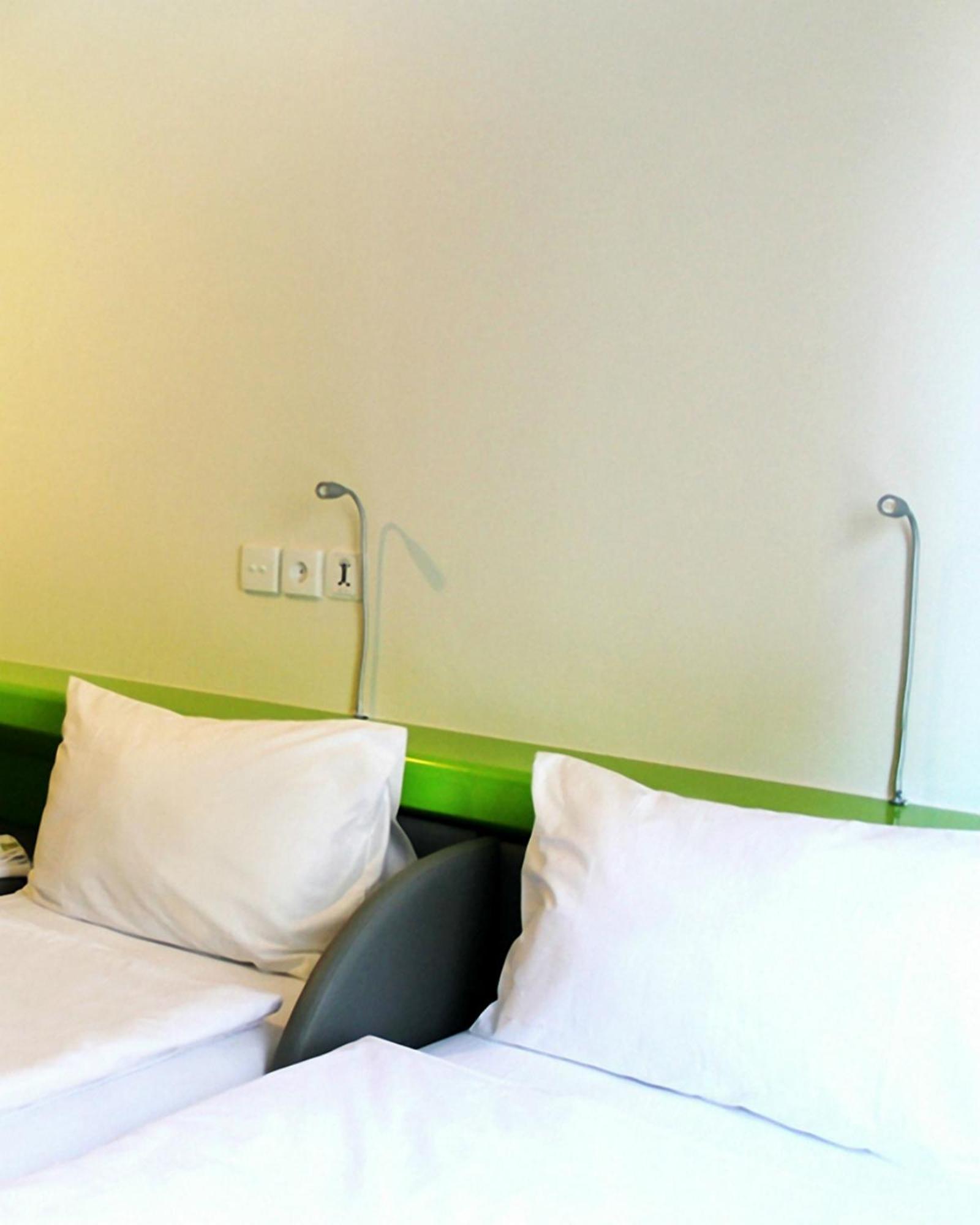Pop! Hotel Airport Jakarta Tangerang Chambre photo