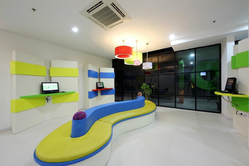 Pop! Hotel Airport Jakarta Tangerang Extérieur photo