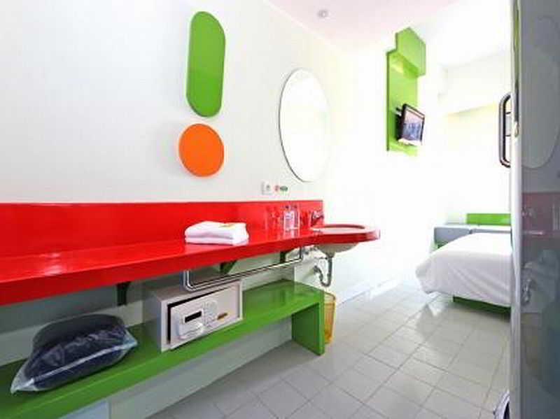 Pop! Hotel Airport Jakarta Tangerang Extérieur photo