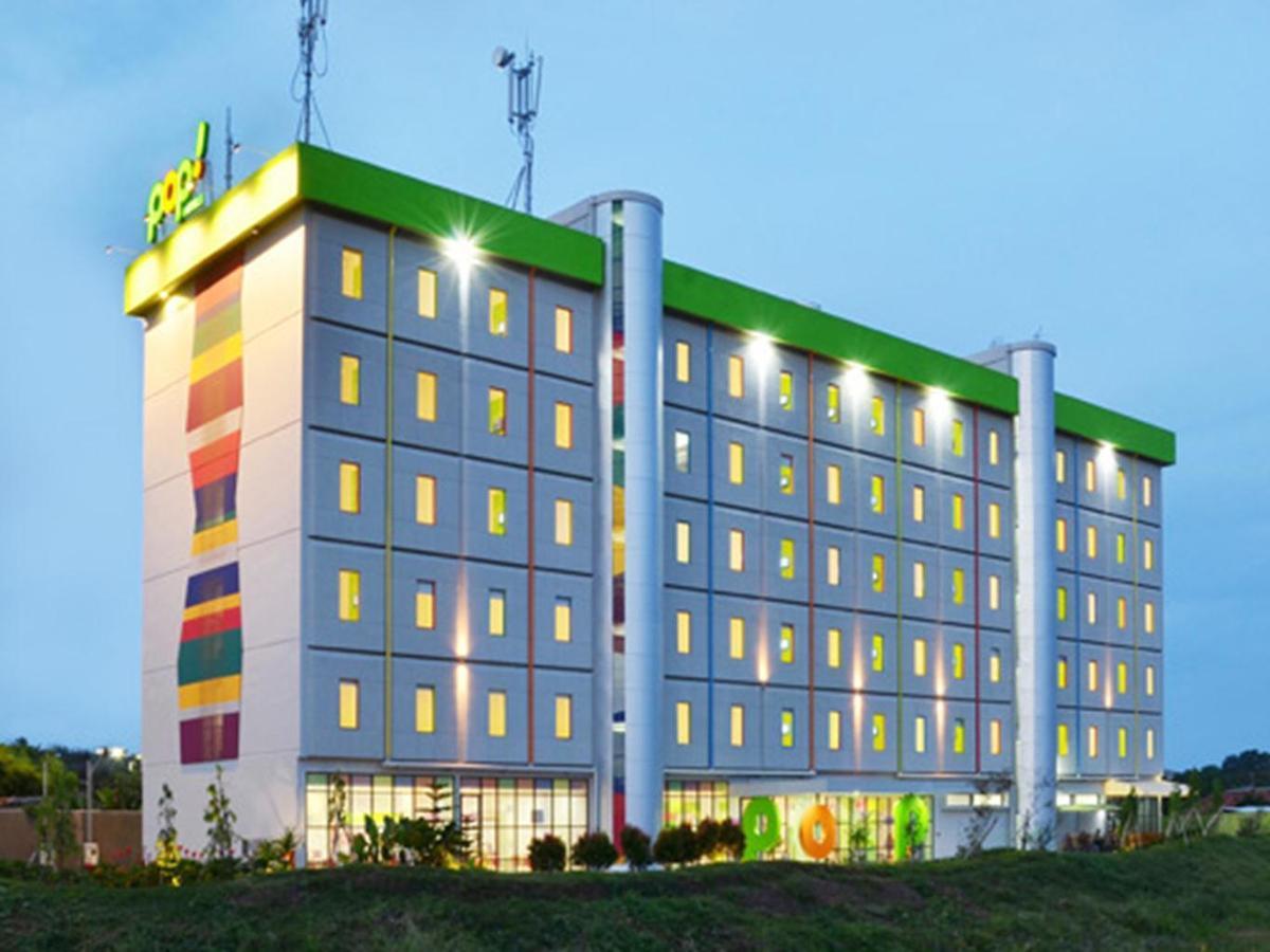 Pop! Hotel Airport Jakarta Tangerang Extérieur photo