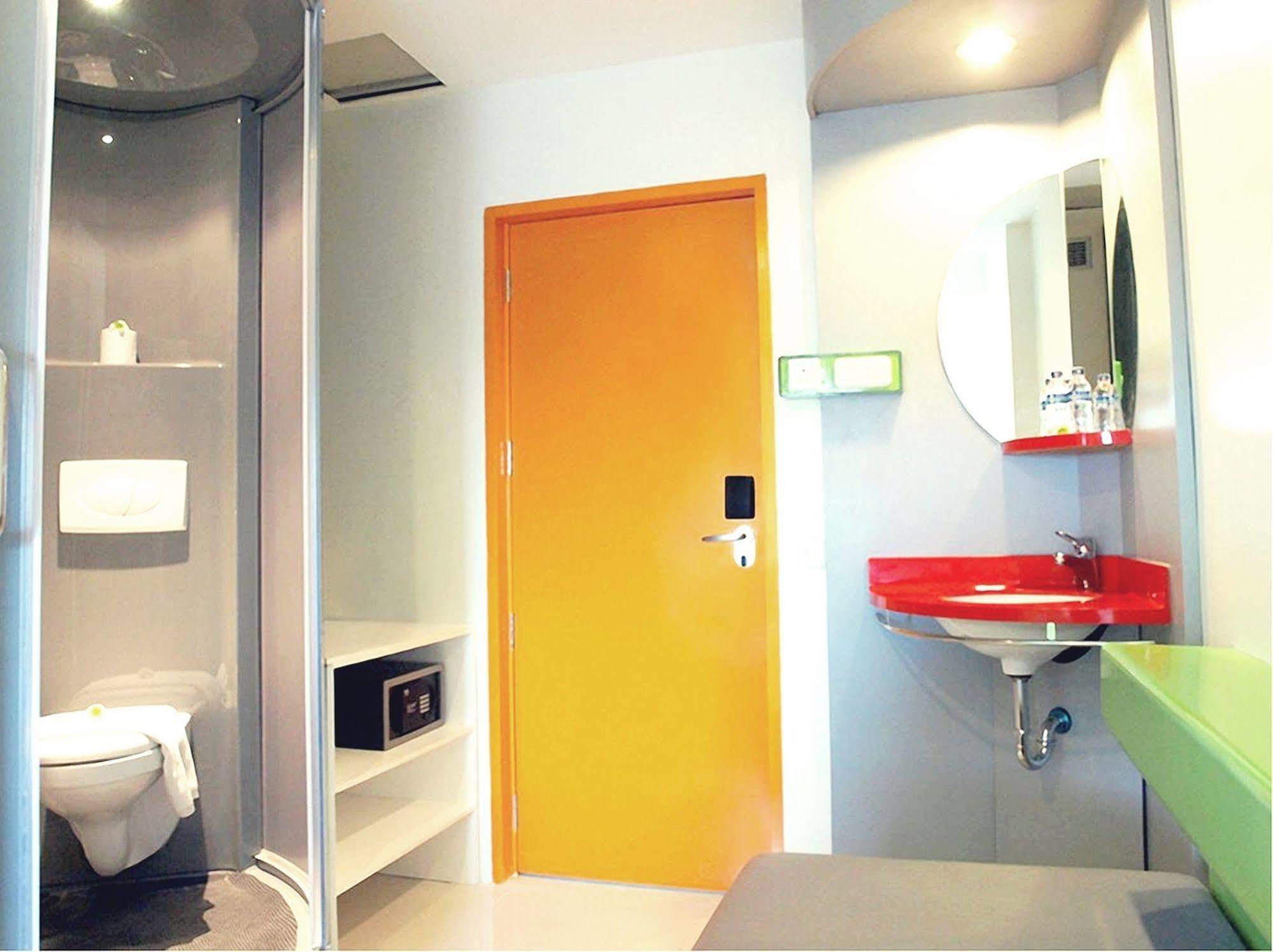 Pop! Hotel Airport Jakarta Tangerang Extérieur photo