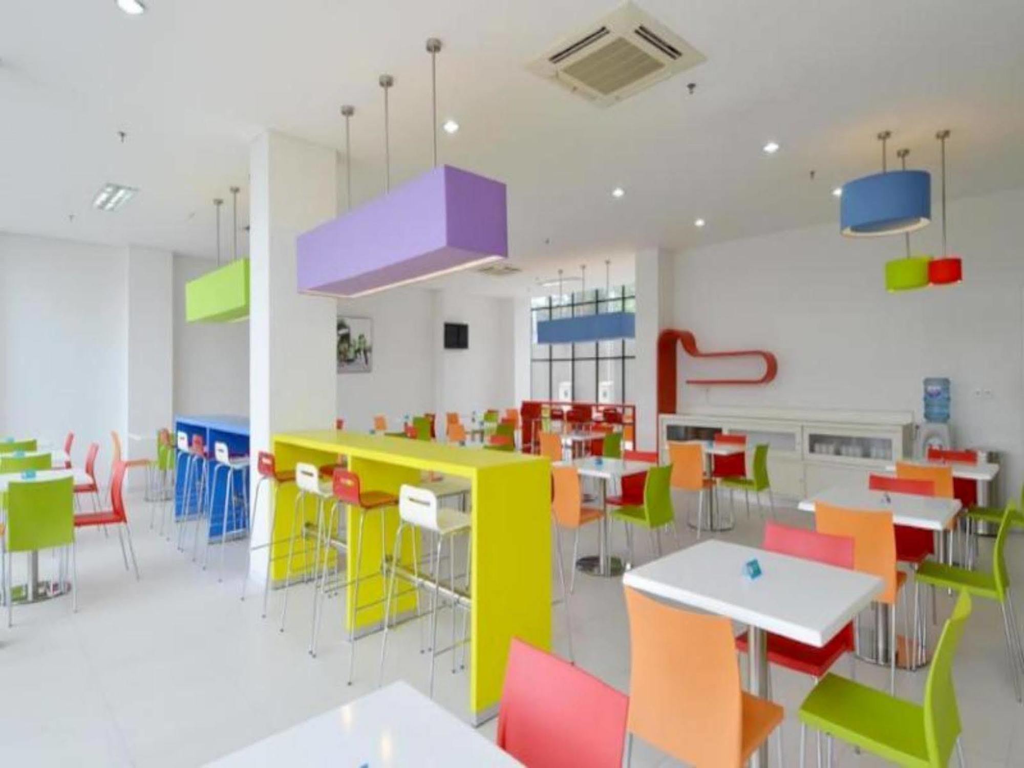 Pop! Hotel Airport Jakarta Tangerang Extérieur photo