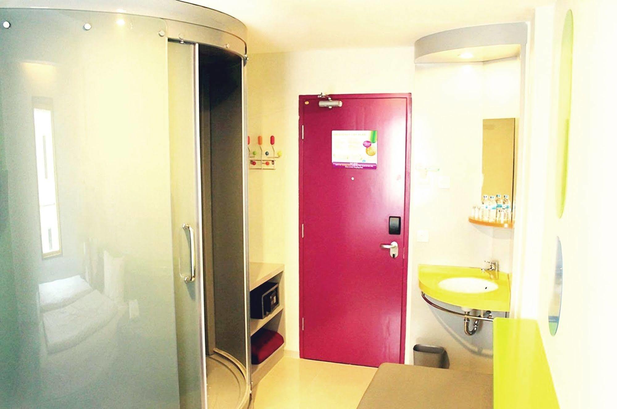 Pop! Hotel Airport Jakarta Tangerang Extérieur photo