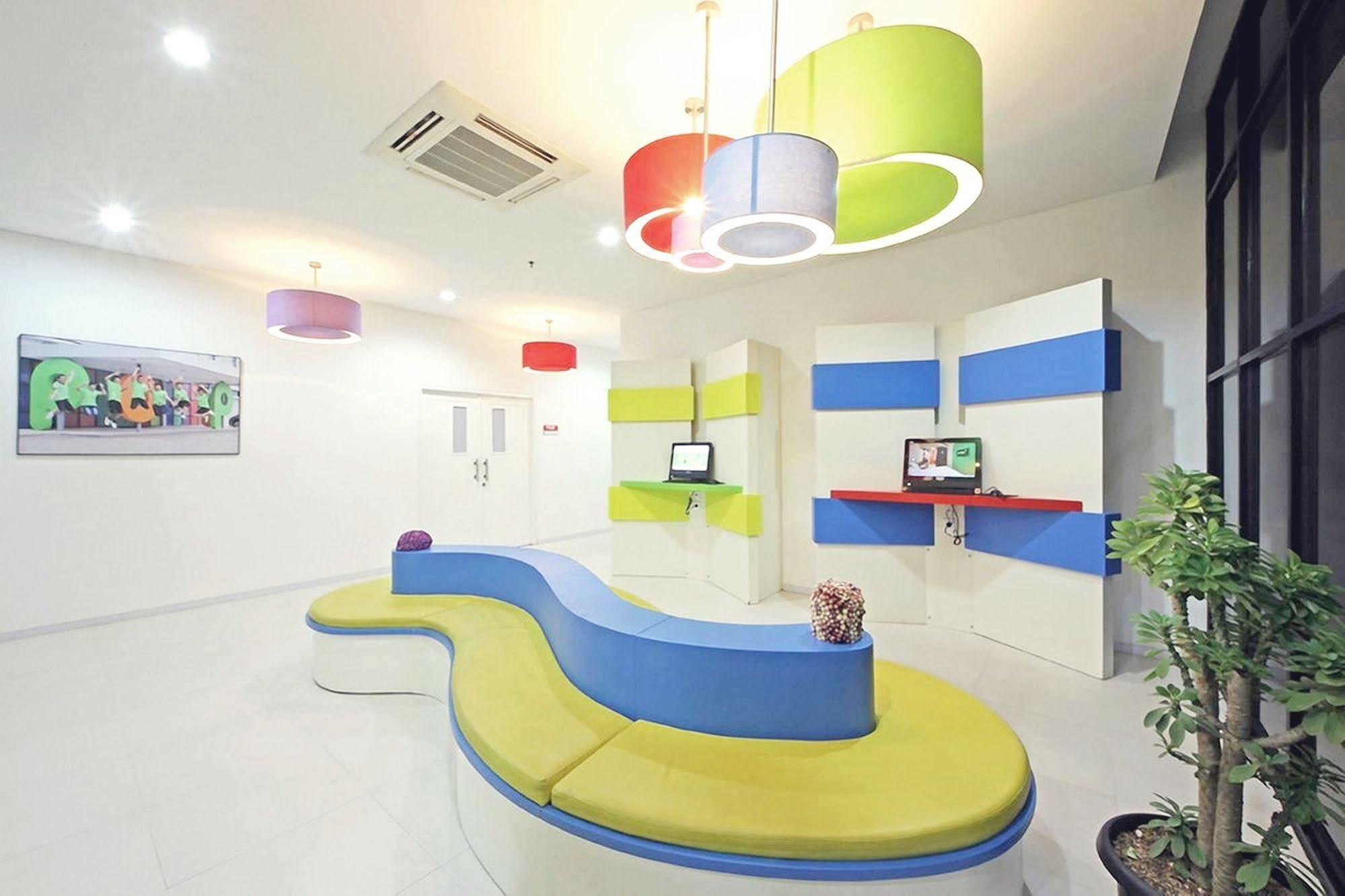 Pop! Hotel Airport Jakarta Tangerang Extérieur photo